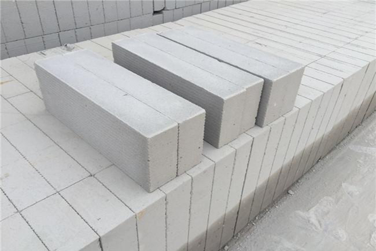 Why are aerated concrete blocks so popular? What are the raw materials for preparation